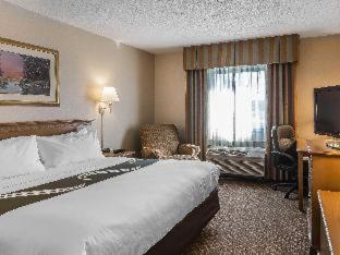 Perrysburg Hotel | Quality Inn