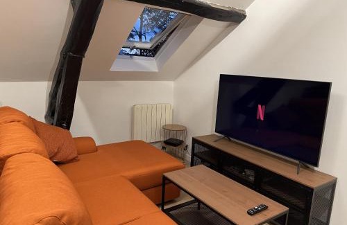 Saint-Germain-en-Laye Apartment | Quality Suites - Proche Versailles Paris - Parking Gratuit