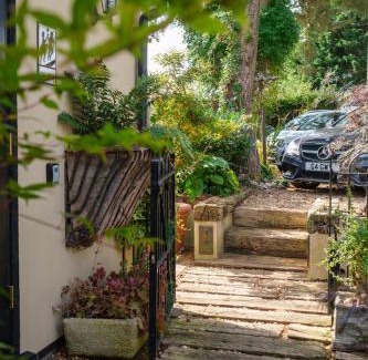 Thetford Apartment | Quavers Rest - a quintessential little home & hot tub available !