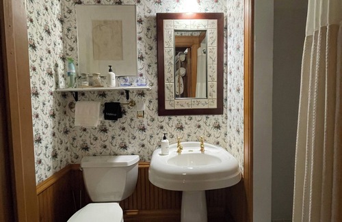 Bayfield Bed & Breakfast | Queen's View B&B- Bill's East, Balcony Lake Views, Sauna, Pool, Bayfield, WI
