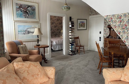 Bayfield Bed & Breakfast | Queen's View B&B- Mona's South, Lake Views, Sauna, Pool, Garden, Bayfield, WI