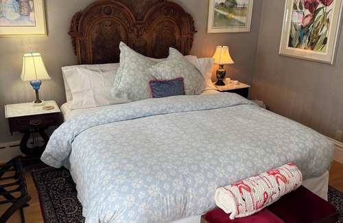 Bayfield Bed & Breakfast | Queen's View B&B- Queen's Room, Sauna, Pool, Garden, Lake Views, Bayfield, WI