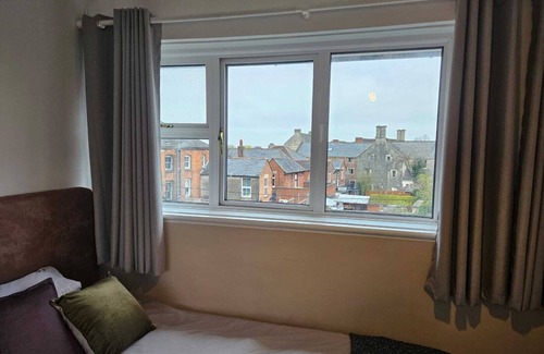 Stonehouse Apartment | Queens Room 5 - 1 Bedroom in Shared House - Stonehouse