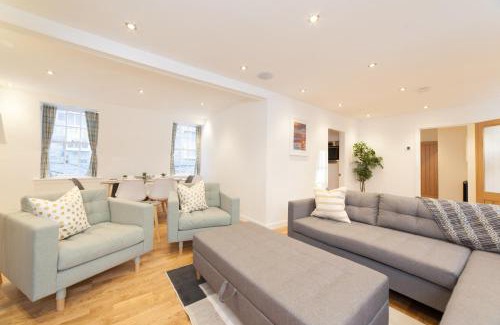 West End Apartment | Queensferry Street Lane - Fantastic 2 BR City Centre Mews House with free secure parking!