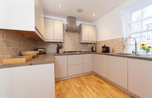 West End Apartment | Queensferry Street Lane - Fantastic 2 BR City Centre Mews House with free secure parking!