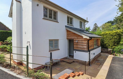 Sidmouth Cottage | QUESTANT LODGE, pet friendly, country holiday cottage in Sidmouth