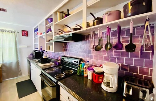 Lawton Cottage | QUICK 1 mile to Ft Sill - clean, sleeps 5, washer/dryer, & PETS welcome!