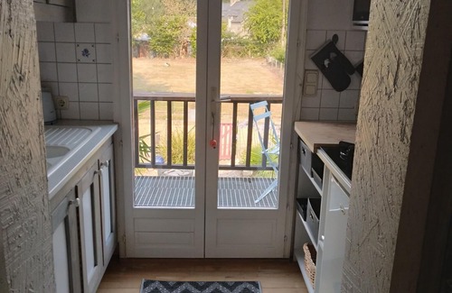 Landebia Apartment | Quiet 1st floor apartment with balcony and patio, 18 km from the sea