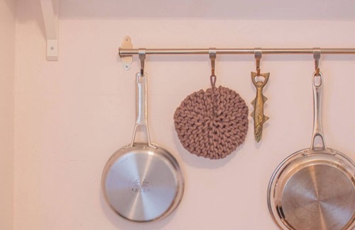 Moscow Apartment | Quiet 2-Bedroom Apartment in Historic Moscow Neighborhood