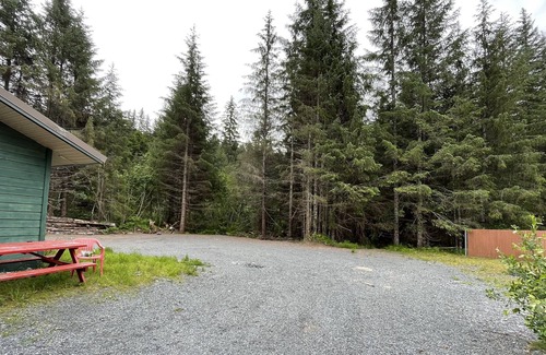 Questa Woods House | Quiet 2 Bedroom House