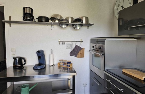 Aurillac Condo | Quiet 2B/1B Downtown Condo, Hills View, Bright, Spacious, Recently Remodeled