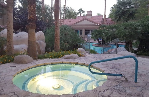 Paradise Condo | Quiet 2Bed/2Bath Las Vegas Condo located 4 miles from Strip