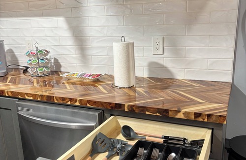 Albemarle House | Quiet 2BR Albemarle Suite Near Morrow Mountain