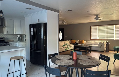 Lincoln House | Quiet 3-bedroom house in Lincoln with pool