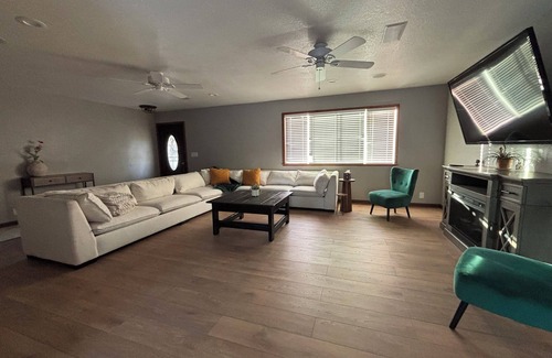 Lincoln House | Quiet 3-bedroom house in Lincoln with pool