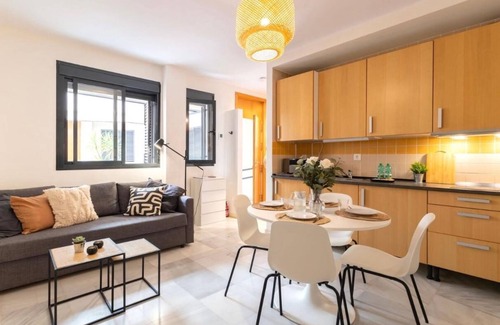 San Gil Apartment | Quiet and Central w/terrace + AC beside Alameda Plaza full of restaurants/bars