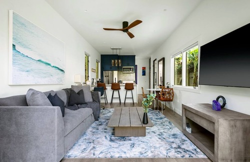 Carlson Park House | Quiet and Elegant Retreat for 4 Travelers