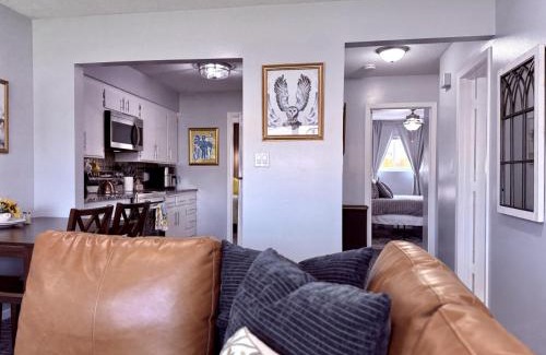 Little Canada Apartment | Quiet and Relaxing 2 Bedroom in Little Canada