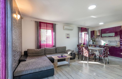 Krmed Villa | Quiet and secluded, minutes from the beach, private pool in a beautiful garden