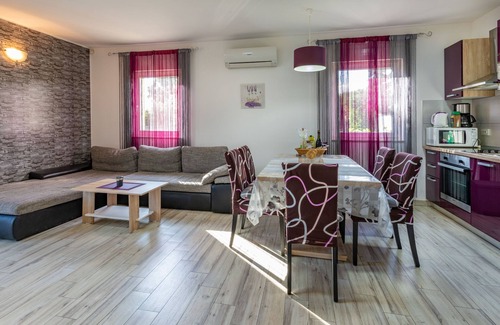 Krmed Villa | Quiet and secluded, minutes from the beach, private pool in a beautiful garden