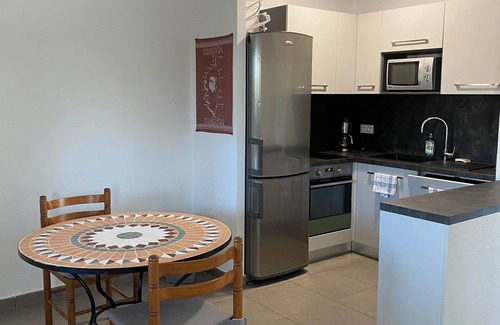 Ghisonaccia Apartment | Quiet apartment 5 minutes from amenities