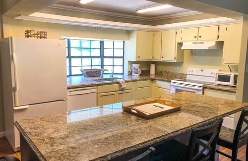 Bastrop House | Quiet Cabin on the River Near Downtown Bastrop