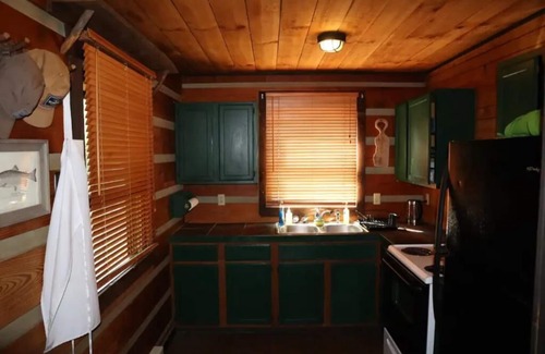 Sylva Cabin | Quiet Cabin: Perfect basecamp for exploring WNC!nn