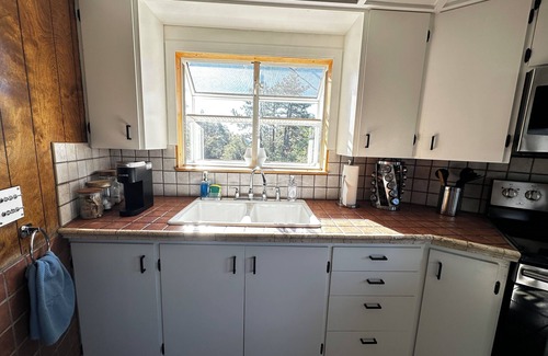 Pine Cove Cabin | Quiet cabin in Idyllwild. Stunning Views, Cozy, Private, Pet and kid Friendly.