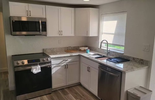 Pleasure Isles House | Quiet canal home