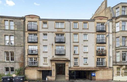 Newington Apartment | Quiet Classic in Central Edinburgh