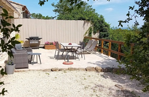 La Roque-sur-Pernes Cottage | Quiet cottage in the countryside facing Mont Ventoux