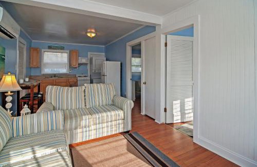 Treasure Island House | Quiet Cottage Less Than half Mi to Gulf Coast and Boardwalk!