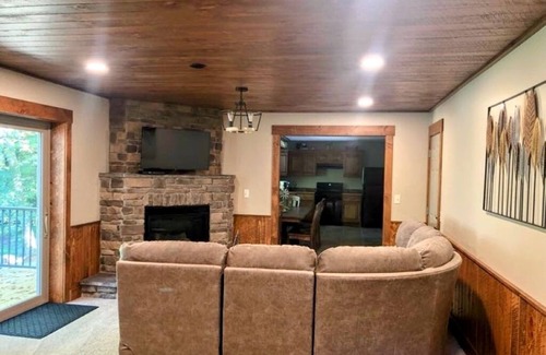 Dundee House | Quiet, country home with luxury amenities.