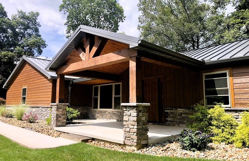 Dundee House | Quiet, country home with luxury amenities.