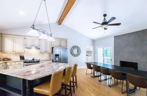 Westport Cottage | Quiet Cove +Lagoon Pool+ Private Dock + Boat Rental