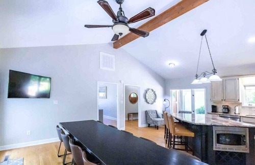 Westport Cottage | Quiet Cove +Lagoon Pool+ Private Dock + Boat Rental