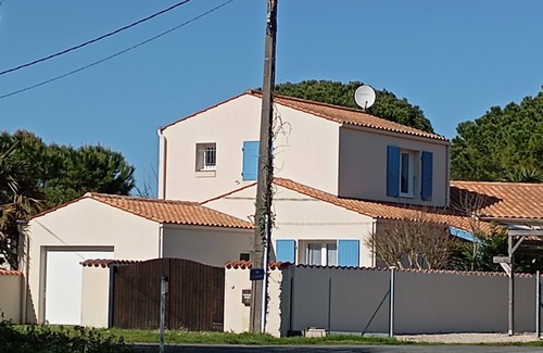 La Remigeasse House | Quiet family home 10 minutes walk from the sea