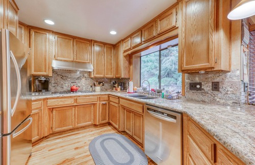 Arcata House | Quiet family home complete w/a gas fireplace & a furnished deck - near town