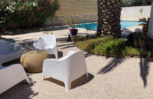 Ceyreste House | Quiet, family-run gîte with shared pool Ceyreste/la Ciotat 10 minutes from Cassis