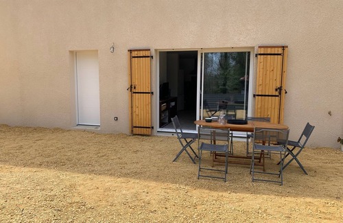 Saint-Julien-de-Peyrolas House | Quiet gîte, close to village shops, swimming and activities.