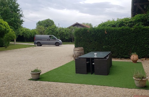 Foissiat House | Quiet gîte close to footpaths and mountain bike trails