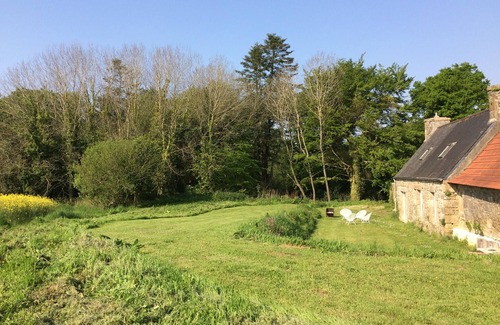 Pleumeur-Bodou Cottage | Quiet gîte in the park of a castle