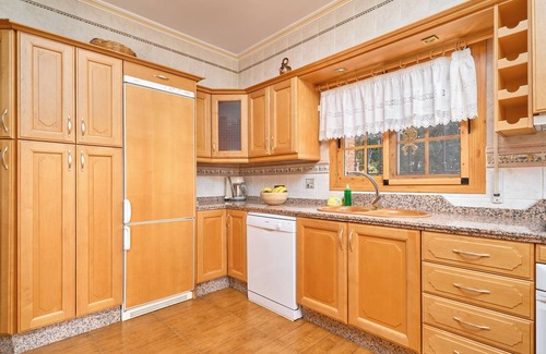 Sayalonga House | Quiet Holiday Home Cortijo la Encina with Pool, A/C, Wi-Fi & Terraces