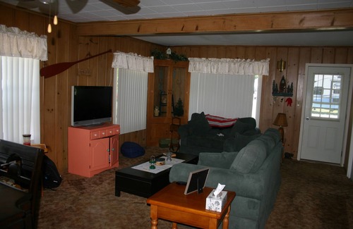 Houghton Lake Heights House | Quiet Houghton Get Away