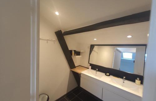 Saint-Pierre House | Quiet house for 6 people with parking - 5 minutes from Timone University Hospital