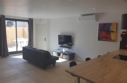 Saint-Pierre House | Quiet house for 6 people with parking - 5 minutes from Timone University Hospital