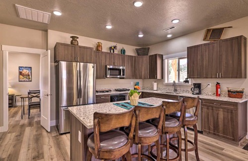 Kanab House | Quiet Kanab Home with Panoramic Views and Porch!