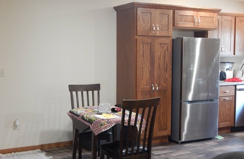 Oakes House | Quiet neighborhood. Walk to downtown. Easy Access. Clean and new.