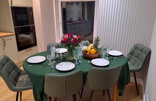 Isle of Lewis House | Quiet, rural hideaway in traditional old Schoolhouse, right on the edge of loch.