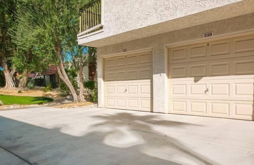 Little Tuscany Condo | Quiet Secluded Condo In The Famous Las Palmas Neighborhood